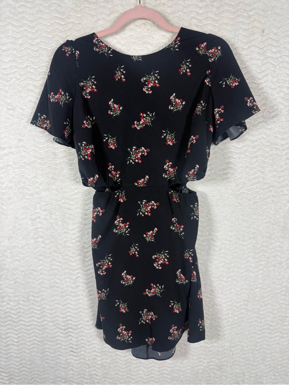 Abercrombie & Fitch Black Floral Short Dress with waist cutouts 🔥🧡 so so cute 🥰